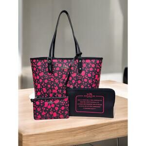 Coach F55862 Reversible City Tote Bag in Prairie Calico Print & Wristlet